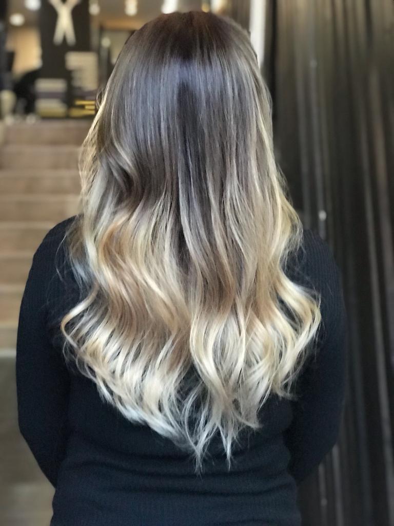 01 · Aura Hair Studio